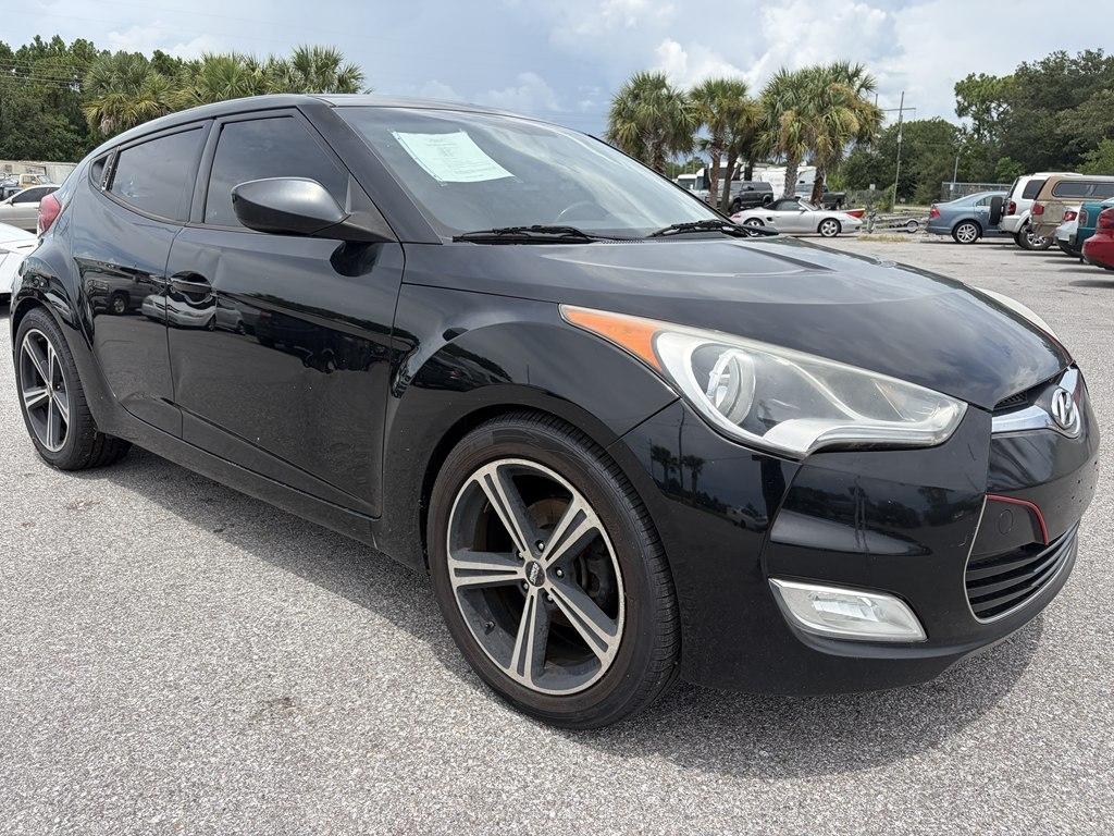 Hyundai Veloster Base 2013
