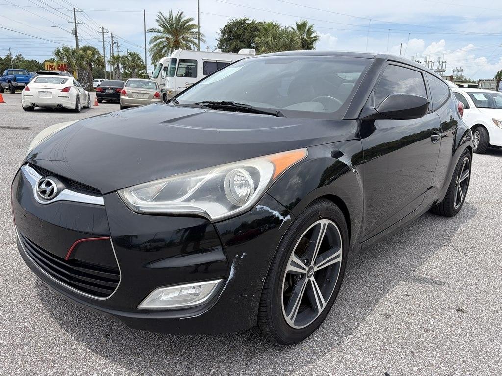 Hyundai Veloster Base 2013