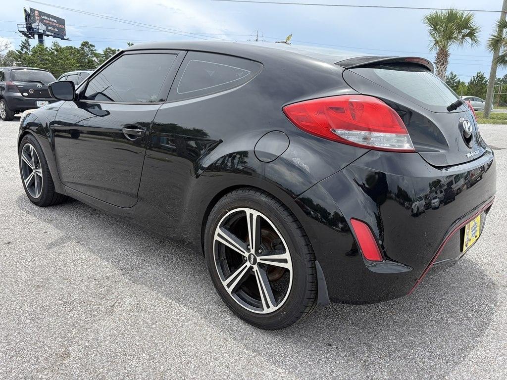 Hyundai Veloster Base 2013