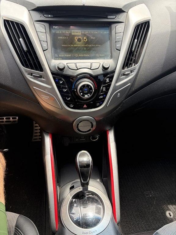 Hyundai Veloster Base 2013