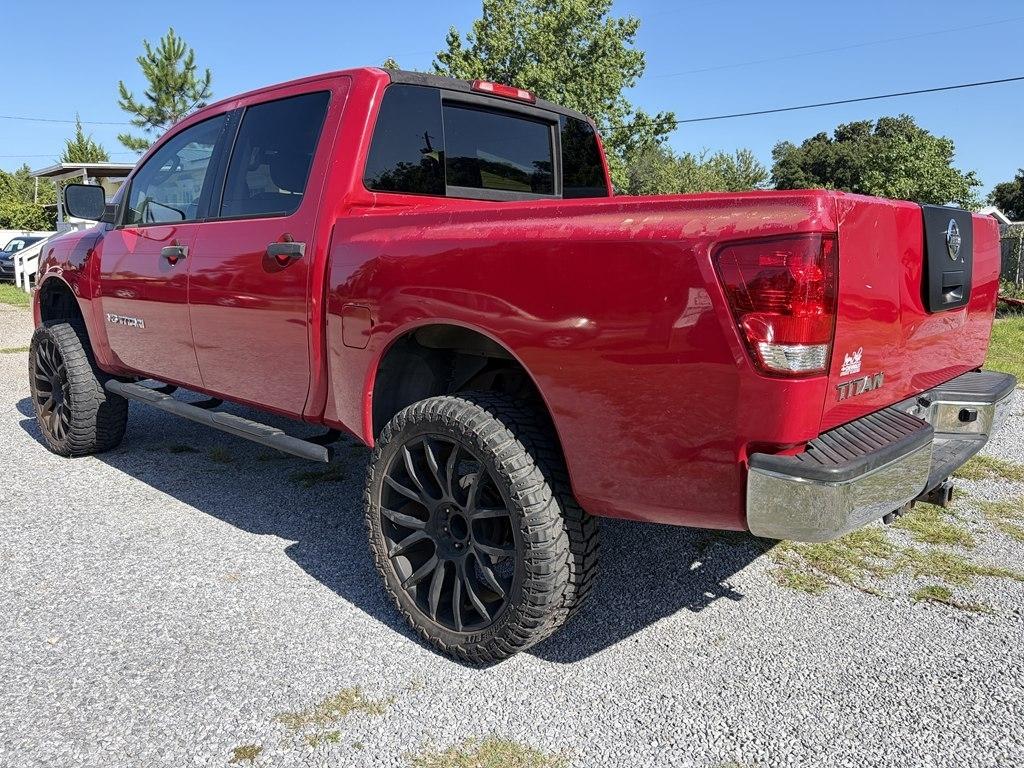 Nissan Titan XE Crew Cab 2WD SWB 2010