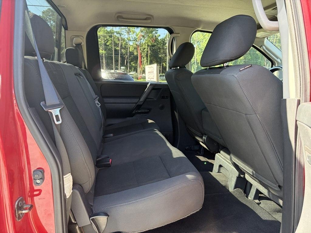 Nissan Titan XE Crew Cab 2WD SWB 2010