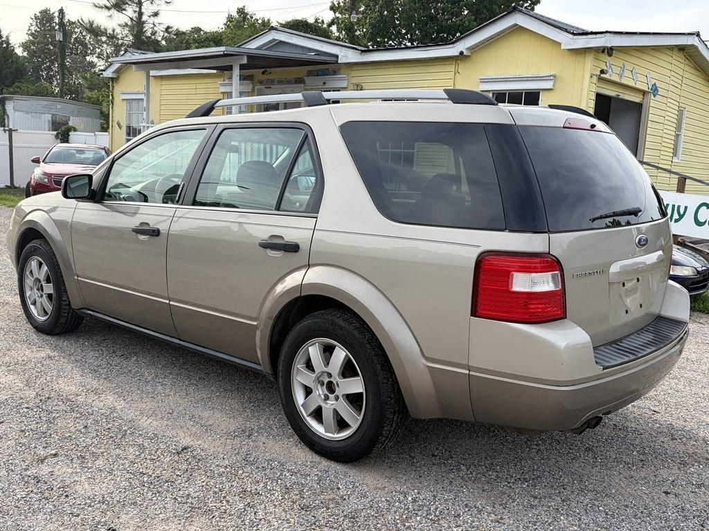 Ford Freestyle SE 2005