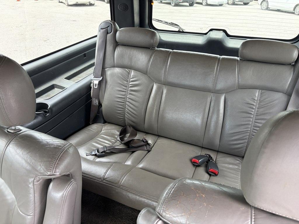 Chevrolet Suburban 1500 2WD 2002