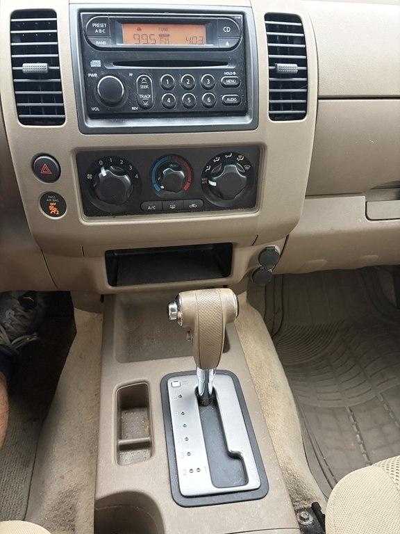 Nissan Frontier LE Crew Cab 2WD 2005
