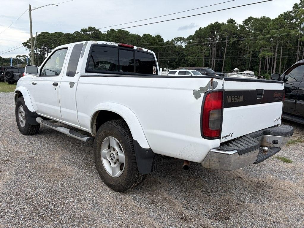 Nissan Frontier XE Desert Runner 2WD 2000