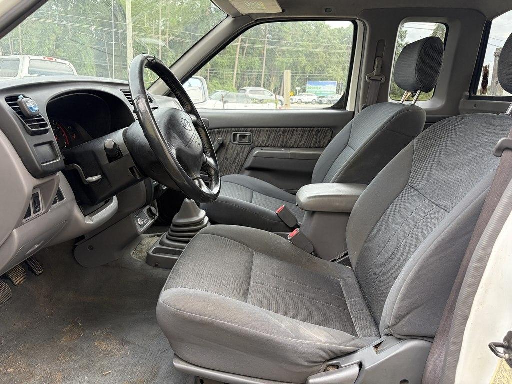 Nissan Frontier XE Desert Runner 2WD 2000