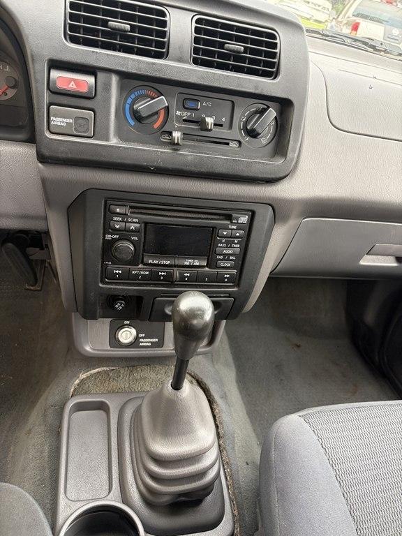 Nissan Frontier XE Desert Runner 2WD 2000