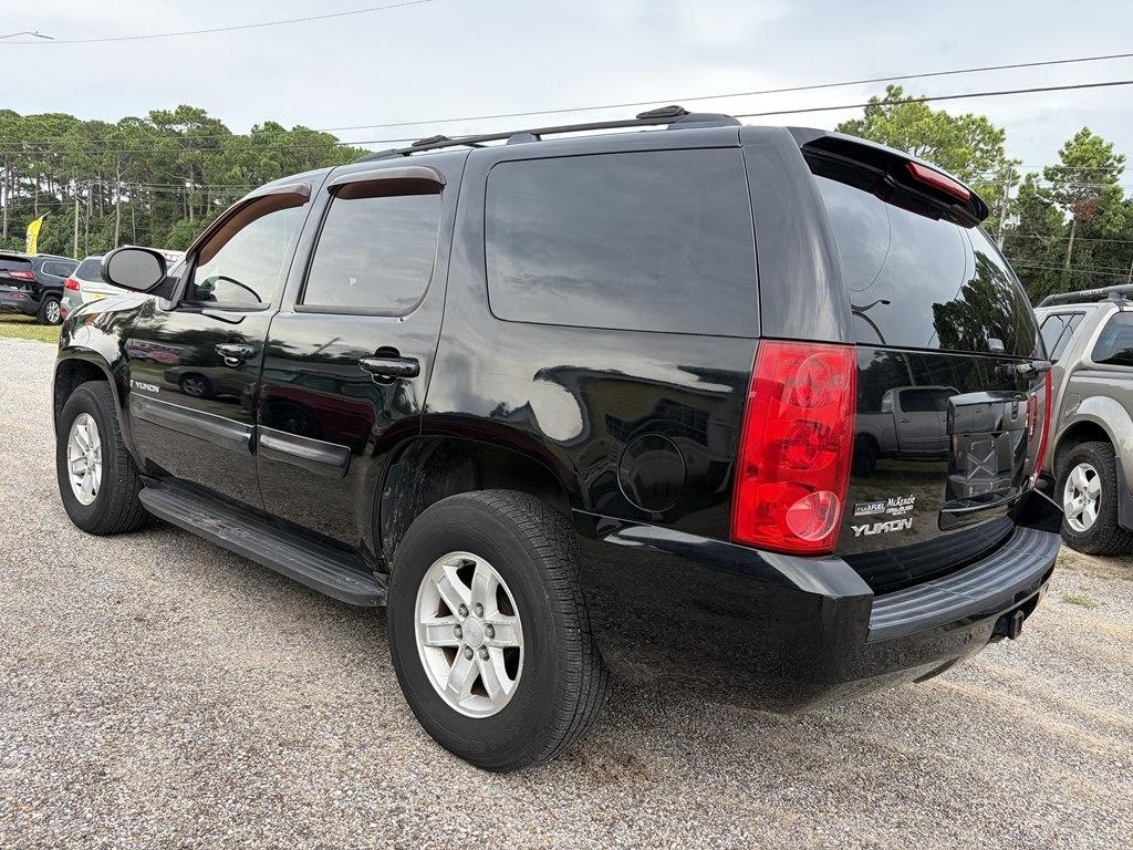 GMC Yukon SLE-1 2WD 2009