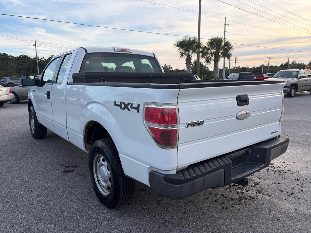Ford F-150 XL SuperCab 8-ft. Bed 4WD 2012