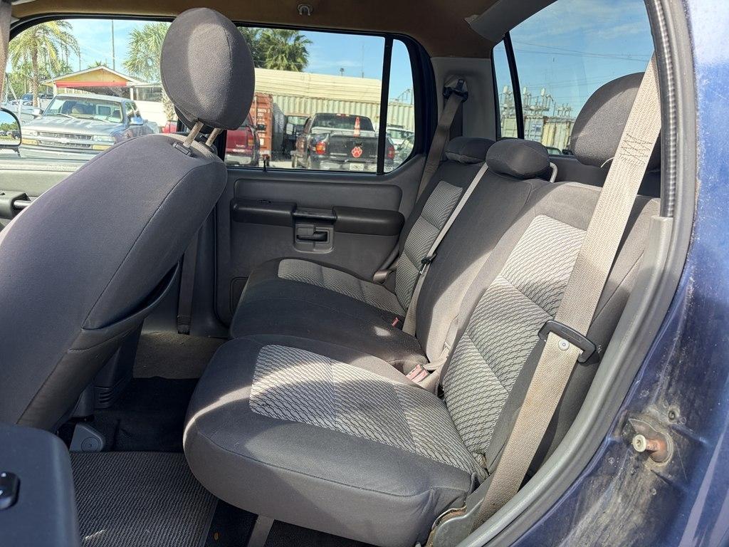 Ford Explorer Sport Trac XLS 2WD 2005