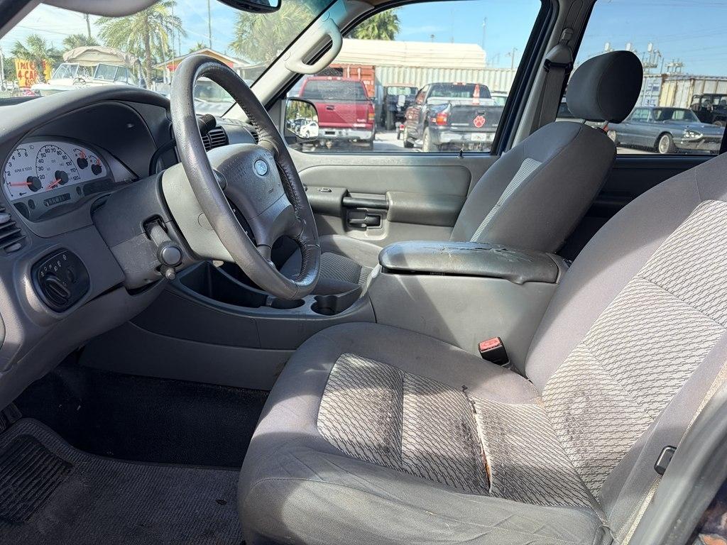 Ford Explorer Sport Trac XLS 2WD 2005