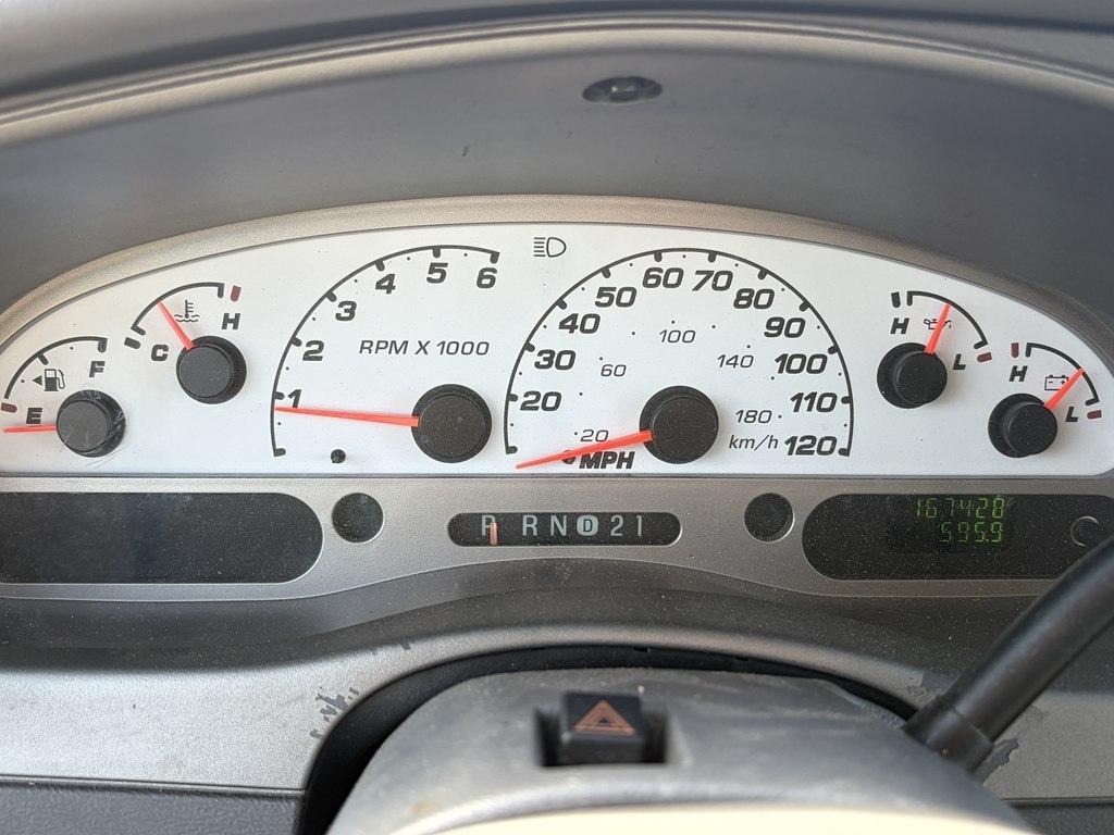 Ford Explorer Sport Trac XLS 2WD 2005