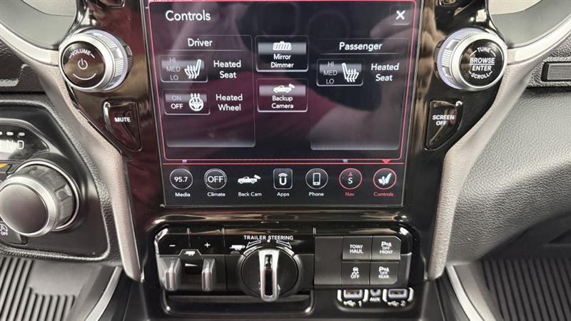 RAM 1500 Big Horn 4x4 Crew Cab 5'7" Box 2021