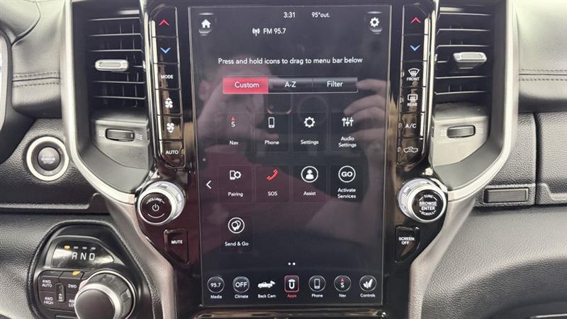 RAM 1500 Big Horn 4x4 Crew Cab 5'7" Box 2021