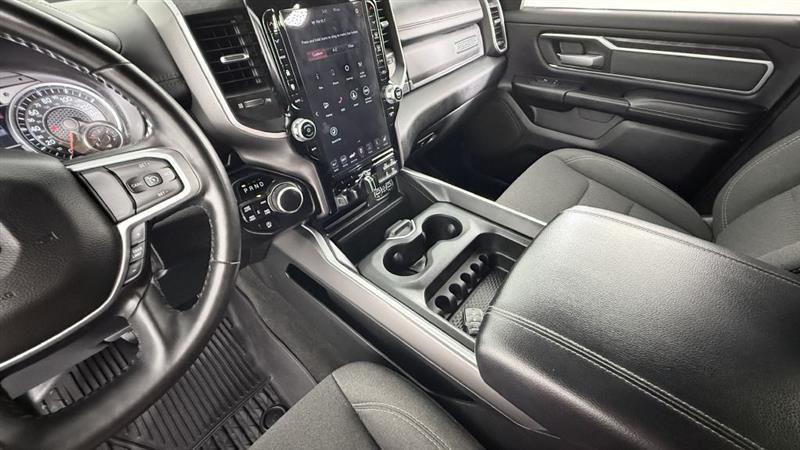 RAM 1500 Big Horn 4x4 Crew Cab 5'7" Box 2021