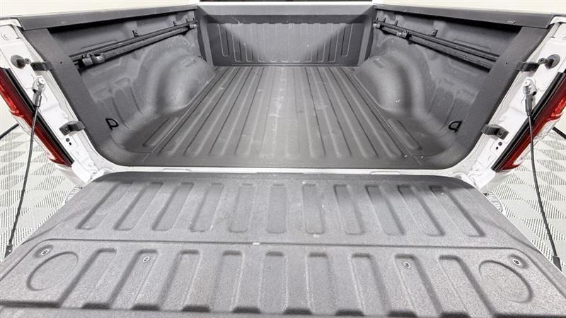 RAM 1500 Big Horn 4x4 Crew Cab 5'7" Box 2021