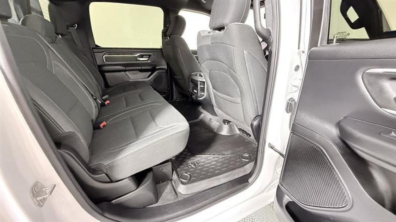 RAM 1500 Big Horn 4x4 Crew Cab 5'7" Box 2021