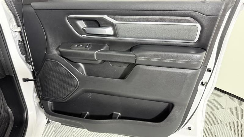 RAM 1500 Big Horn 4x4 Crew Cab 5'7" Box 2021