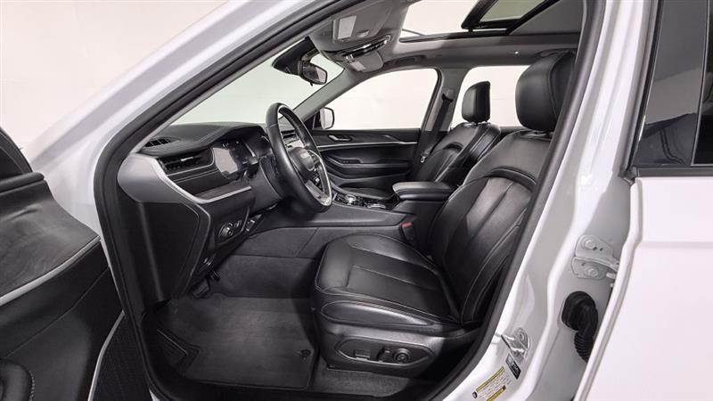 2021 Jeep Grand Cherokee Limited photo 9