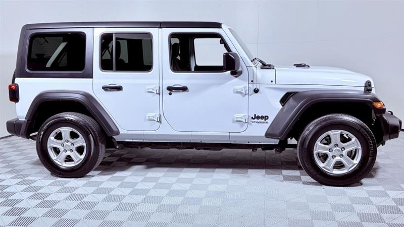2022 Jeep Wrangler Unlimited Sport S photo 2