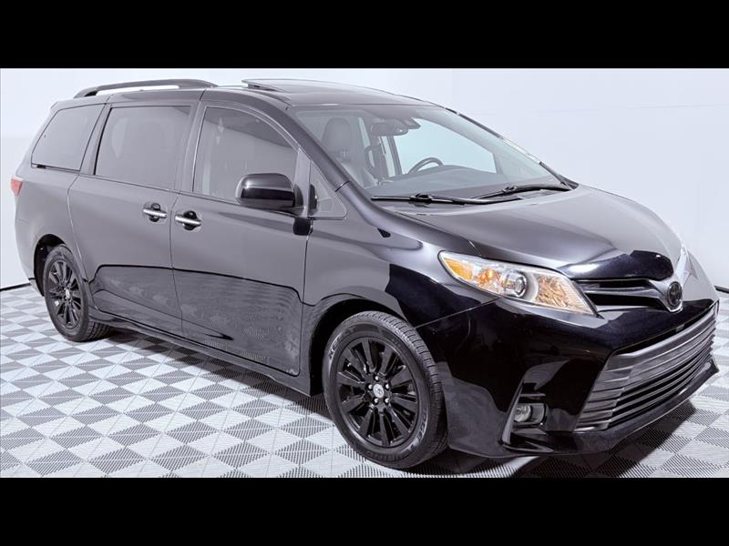 2020 Toyota Sienna XLE 8-Passenger