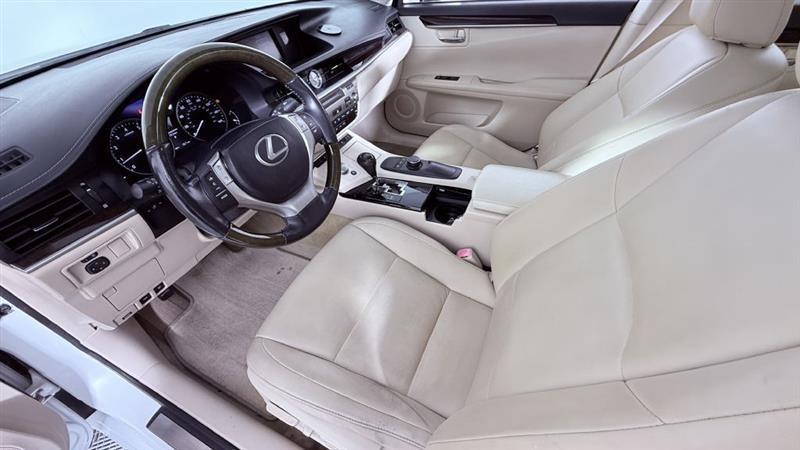 Lexus ES  2013