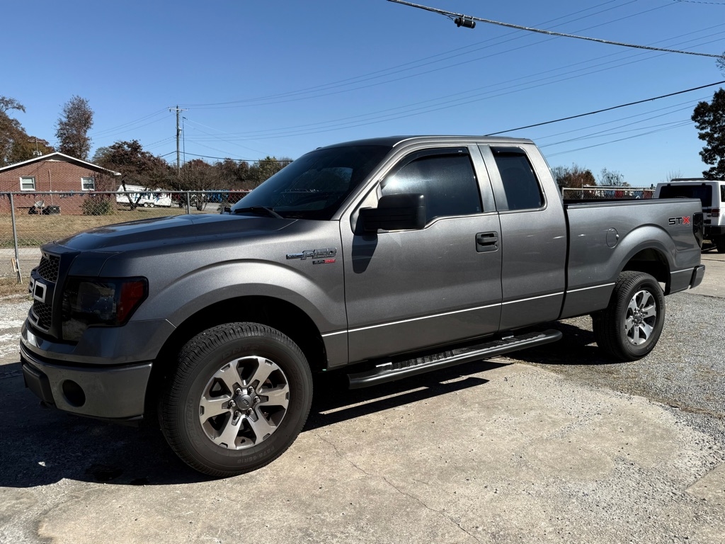 Ford F-150 XL SuperCab 8-ft. Bed 4WD 2013