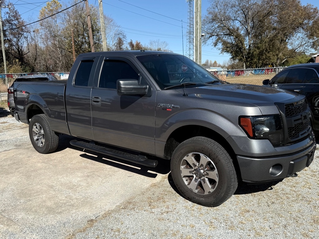 Ford F-150 XL SuperCab 8-ft. Bed 4WD 2013