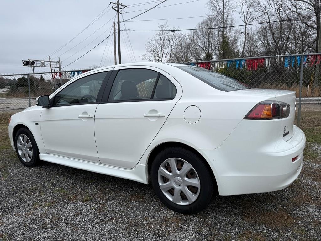 Mitsubishi Lancer ES 5M 2015