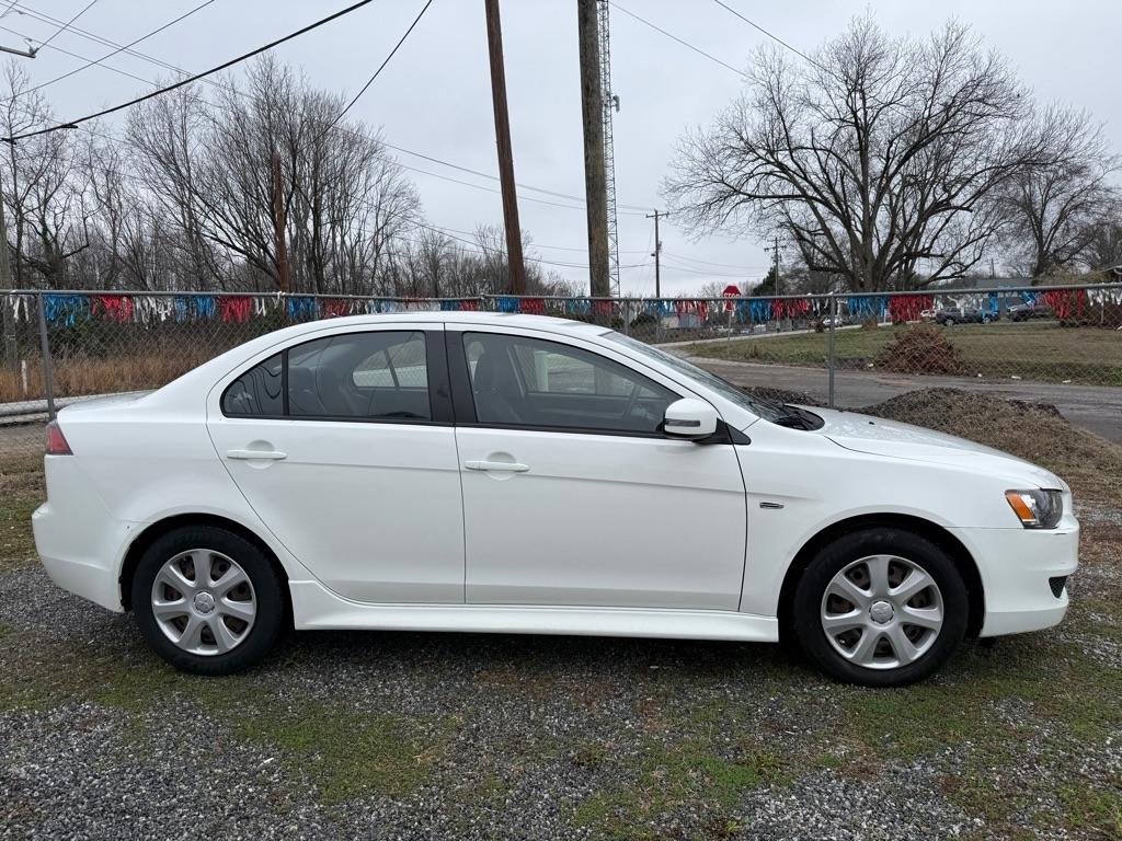 Mitsubishi Lancer ES 5M 2015