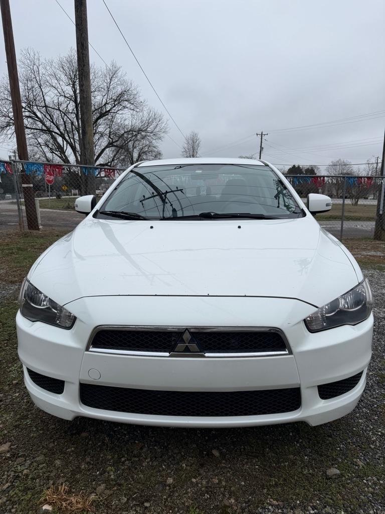 Mitsubishi Lancer ES 5M 2015