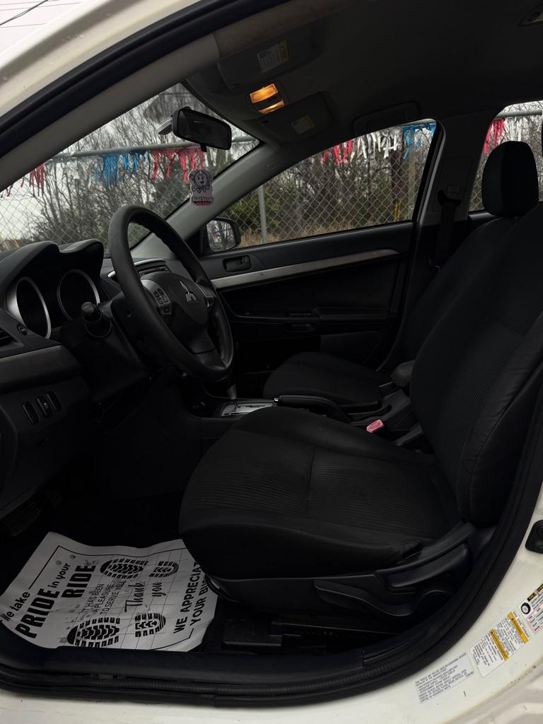 Mitsubishi Lancer ES 5M 2015