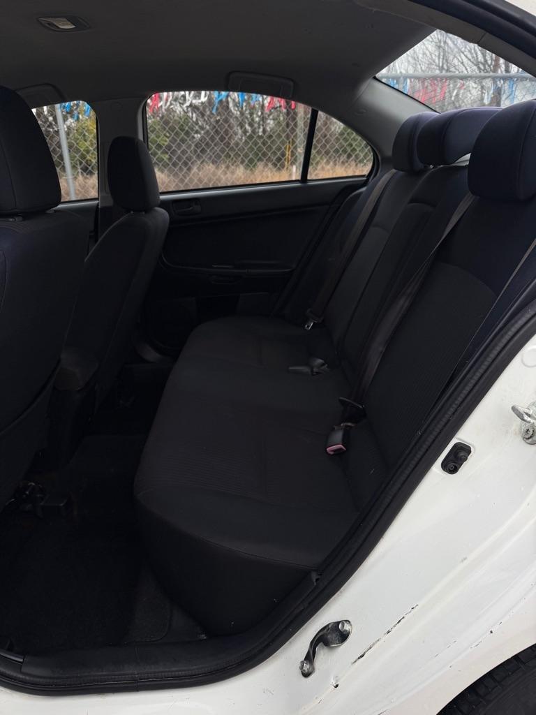 Mitsubishi Lancer ES 5M 2015