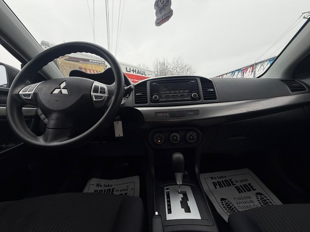 Mitsubishi Lancer ES 5M 2015