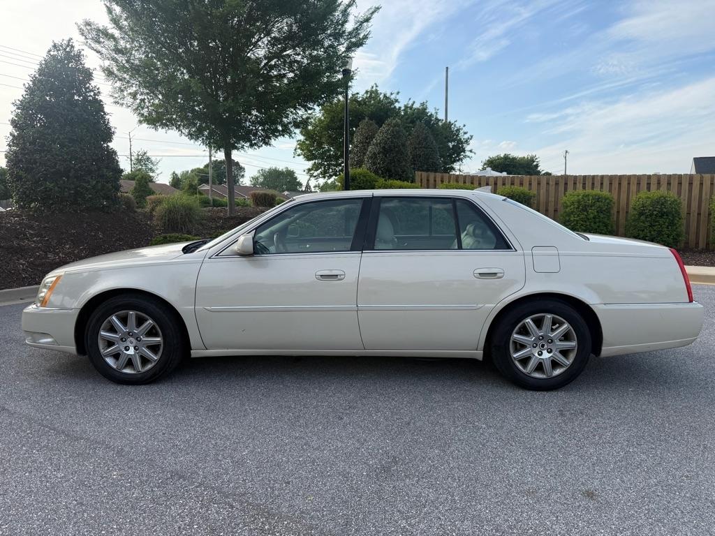 Cadillac DTS Premium w/ Navi 2011