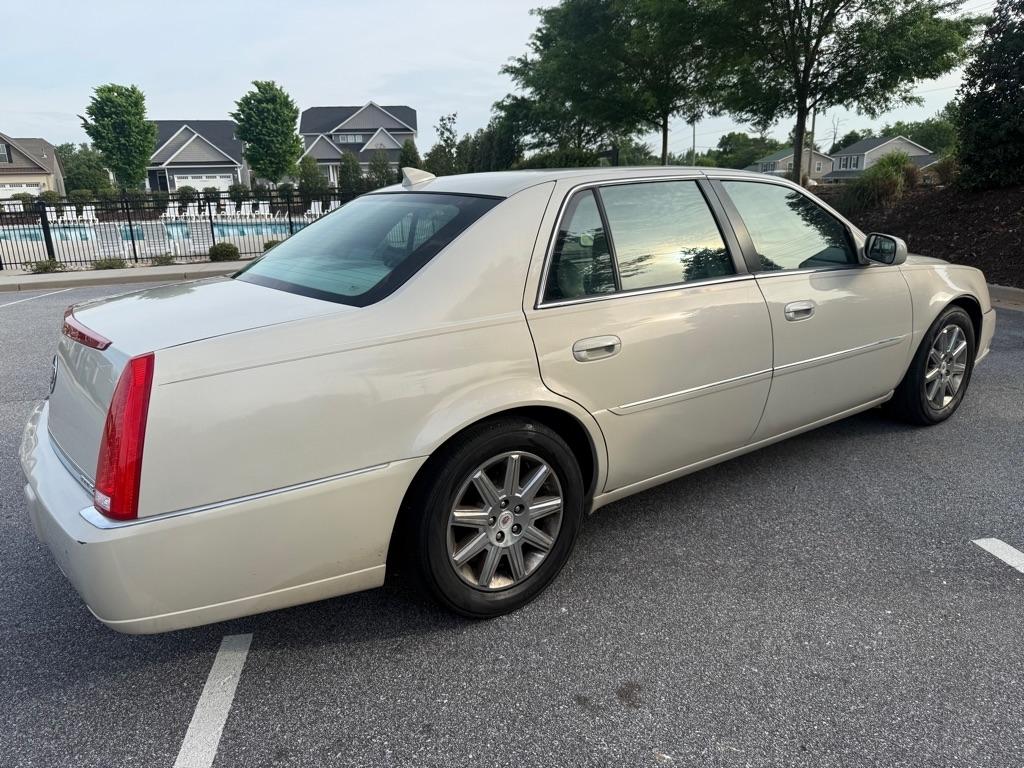 Cadillac DTS Premium w/ Navi 2011