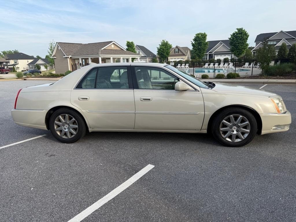 Cadillac DTS Premium w/ Navi 2011