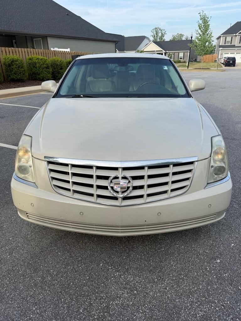 Cadillac DTS Premium w/ Navi 2011