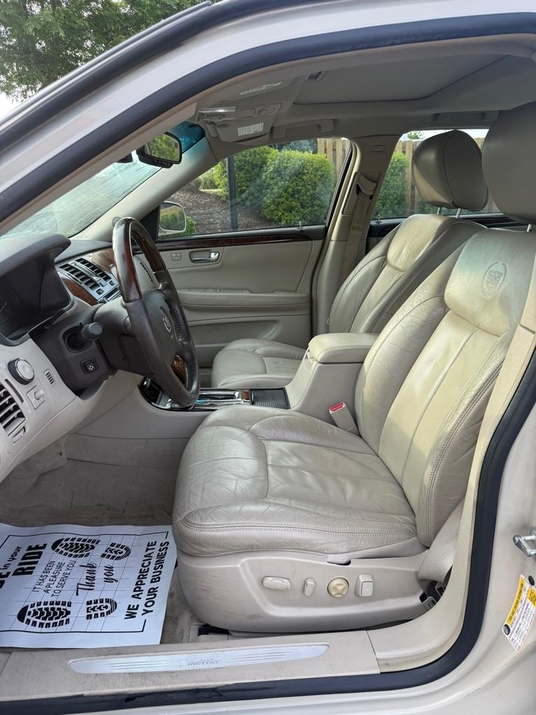 Cadillac DTS Premium w/ Navi 2011