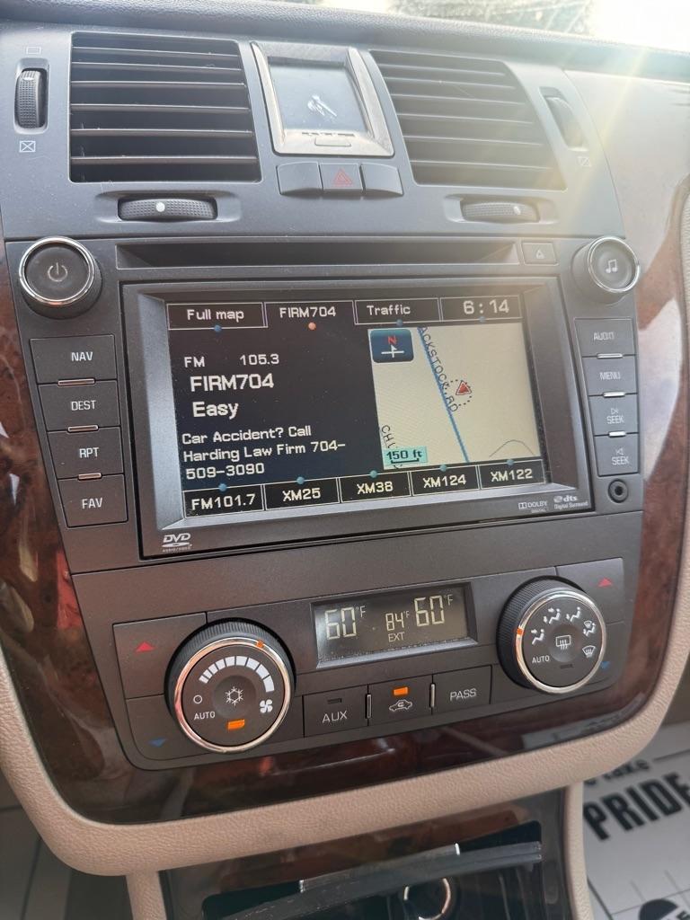 Cadillac DTS Premium w/ Navi 2011