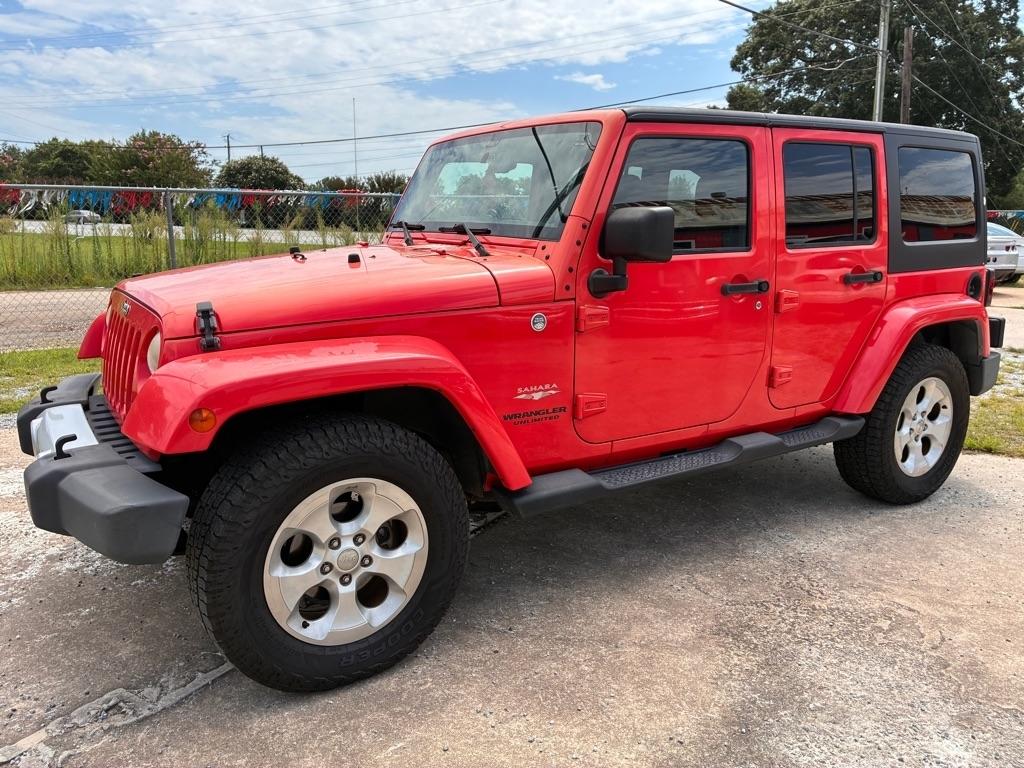 Jeep Wrangler Unlimited Sahara 4WD 2013