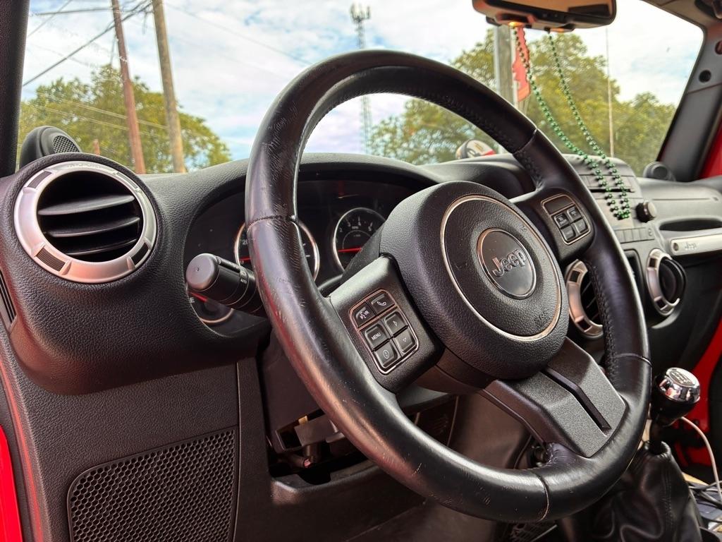 Jeep Wrangler Unlimited Sahara 4WD 2013