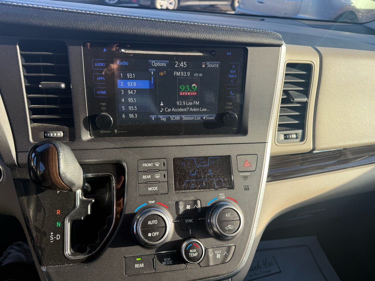 Toyota Sienna XLE FWD 8-Passenger V6 2015