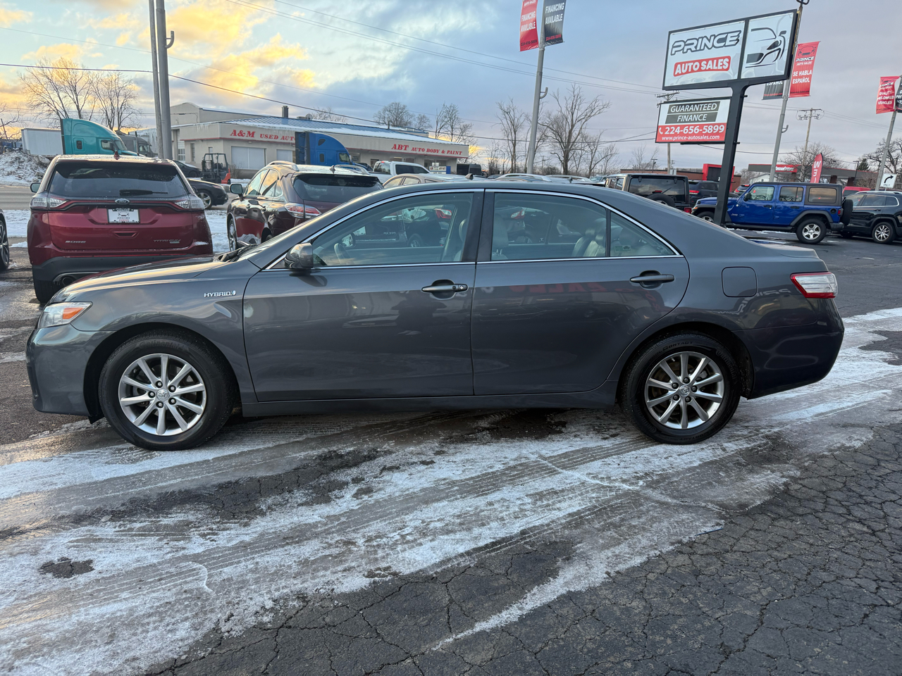 Toyota Camry Hybrid Sedan 2011