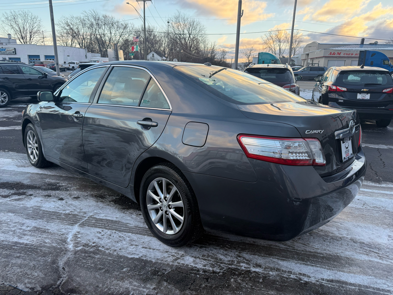 Toyota Camry Hybrid Sedan 2011