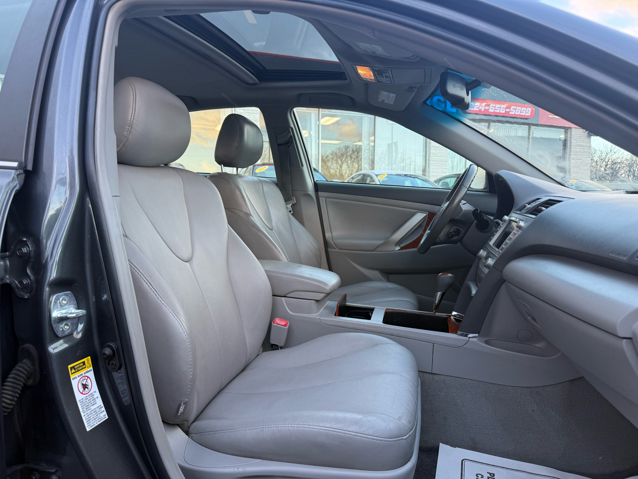 Toyota Camry Hybrid Sedan 2011