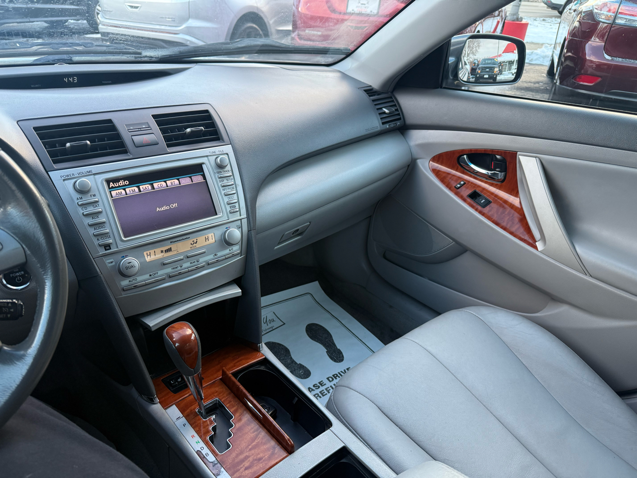 Toyota Camry Hybrid Sedan 2011