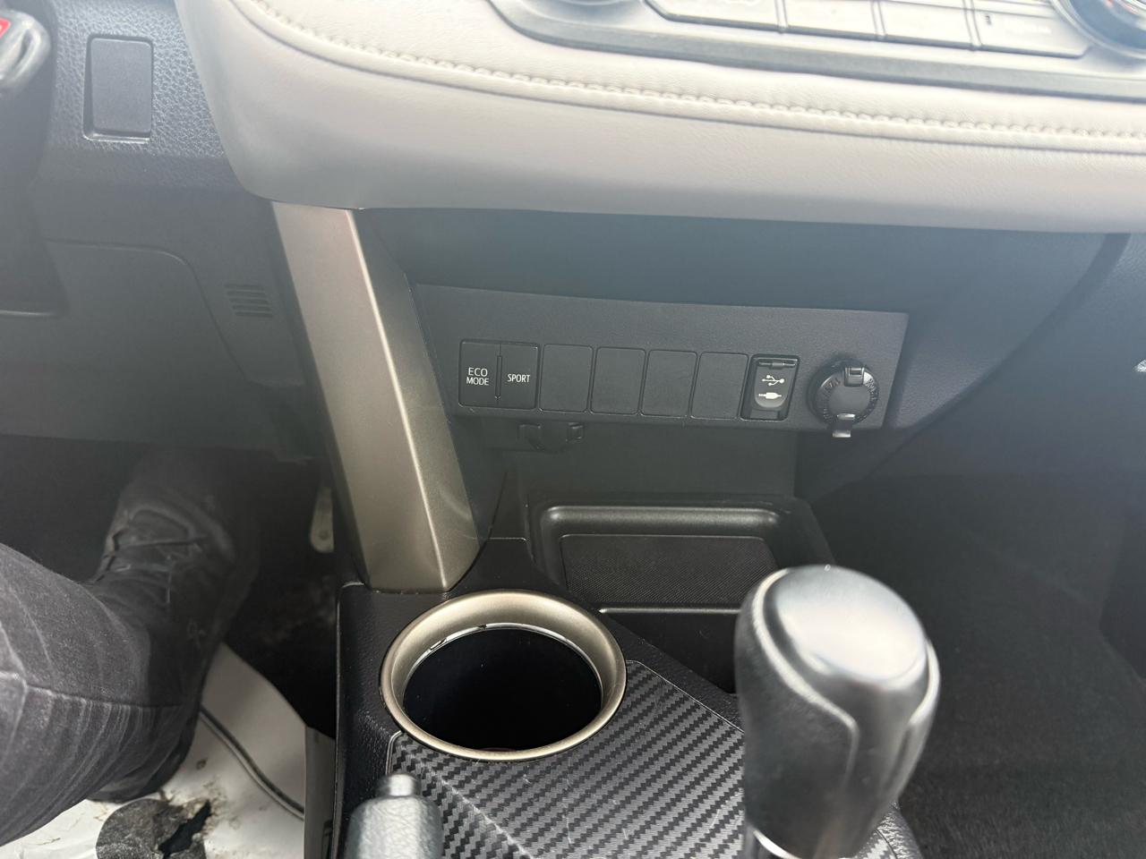 Toyota RAV4 XLE FWD 2013