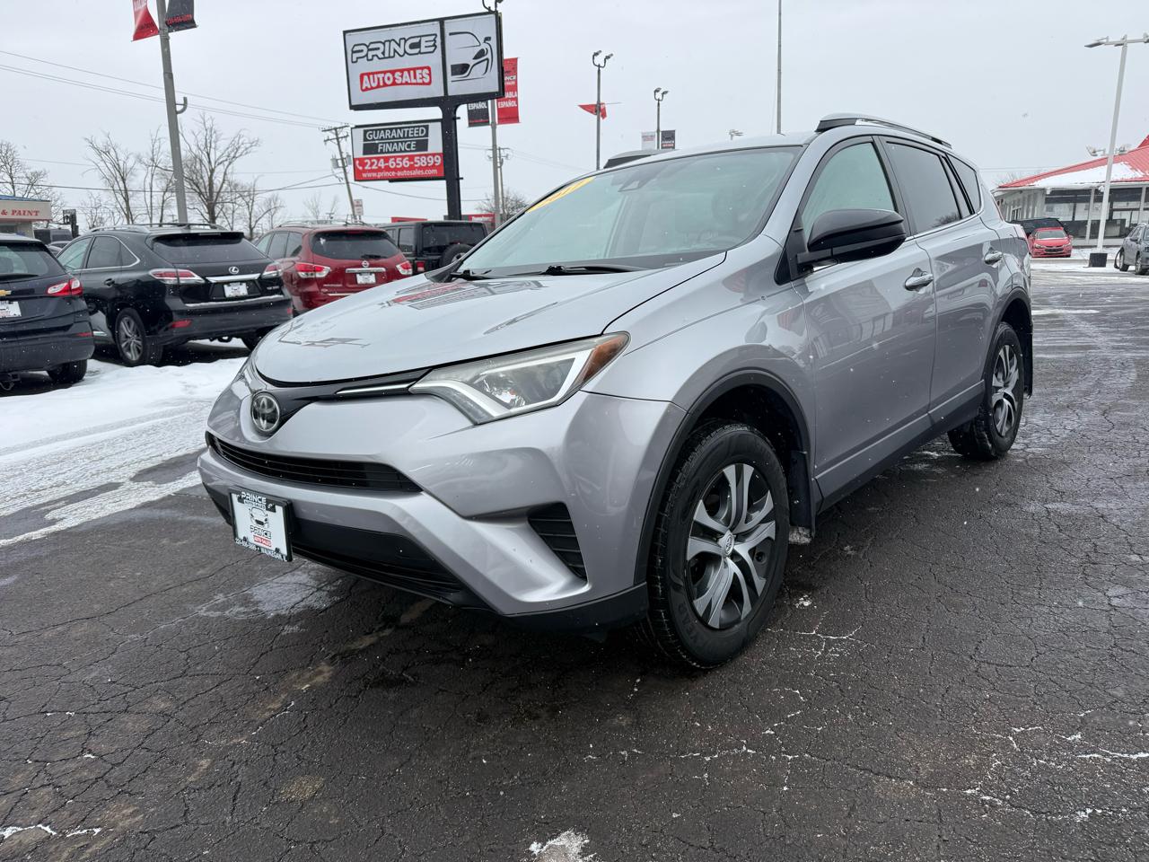 Toyota RAV4 LE AWD 2017